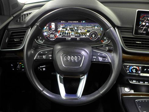 Used 2019 Audi Q5 2.0T Premium Plus w/ Premium Plus Package image 16