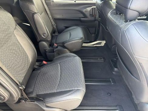 Used 2023 Toyota Sienna XSE AWD/4WD image 15