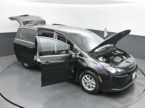 Used 2023 Chrysler Voyager LX FWD image 37