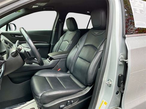 Certified 2021 Cadillac XT4 Luxury w/ Cold Weather Package image 19