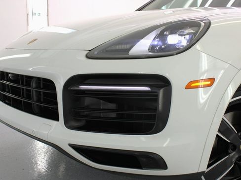 Used 2021 Porsche Cayenne image 21