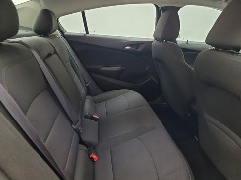 Used 2017 Chevrolet Cruze LT image 19