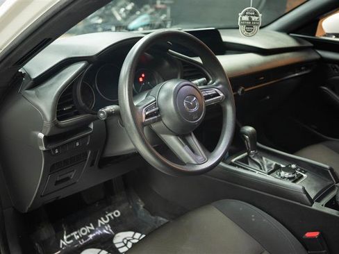 Used 2021 MAZDA MAZDA3 s FWD image 9