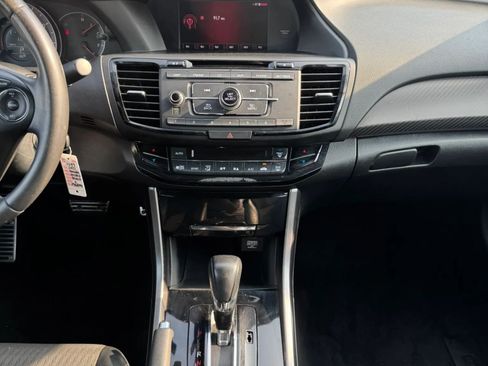 Used 2017 Honda Accord Sport image 23