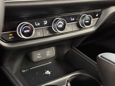 New 2026 Honda HR-V EX-L image 17