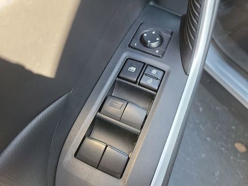 Used 2021 Toyota RAV4 XLE w/ Convenience Package image 17