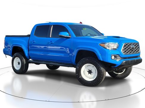 Used 2020 Toyota Tacoma TRD Sport AWD/4WD image 1
