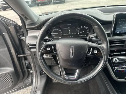 Used 2022 Lincoln Corsair AWD w/ Premium Package image 13
