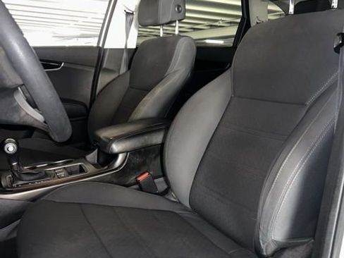 Used 2017 Kia Sorento L image 8