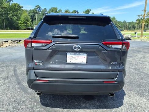 Used 2022 Toyota RAV4 XLE FWD image 2