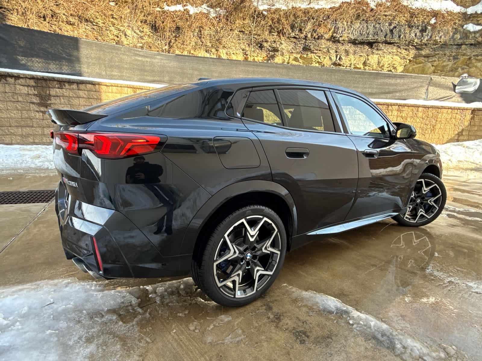 Used 2025 BMW X2 M35i AWD/4WD image 3
