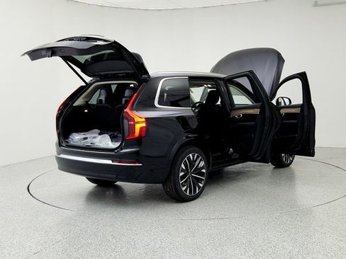 New 2025 Volvo XC90 B6 Plus w/ Protection Package Premier image 11