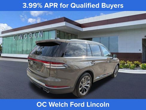 Certified 2025 Lincoln Aviator Reserve RWD image 5
