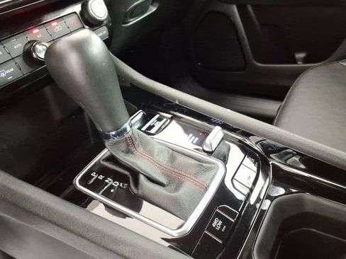 Used 2025 Jeep Compass Trailhawk AWD/4WD image 23