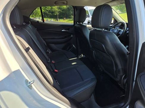 Used 2022 Buick Encore GX Preferred w/ Sport Touring Package FWD image 16