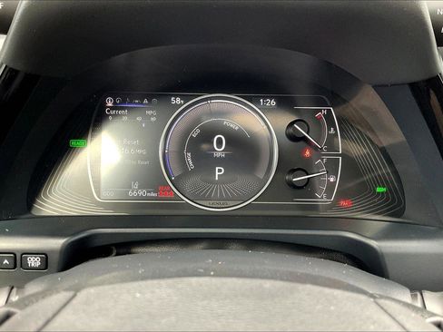 Used 2025 Lexus ES 300h w/ Luxury Package image 22