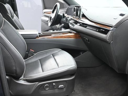 Certified 2024 Cadillac Escalade Premium Luxury AWD/4WD image 21
