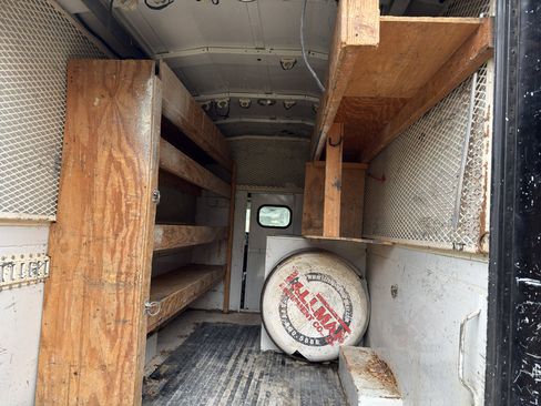 Used 2004 Chevrolet Express 3500 image 6