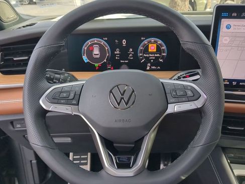 New 2026 Volkswagen Tiguan SEL R-Line image 31