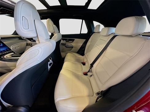 Certified 2025 Mercedes-Benz GLC 300 4MATIC image 26