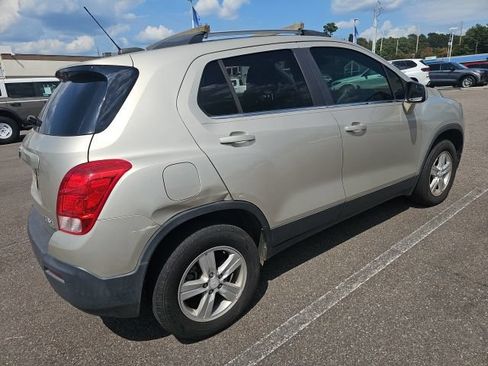 Used 2016 Chevrolet Trax LT w/ LT Convenience Package AWD/4WD image 10