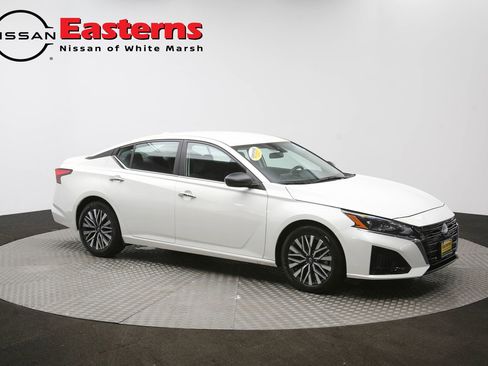 Used 2025 Nissan Altima 2.5 SV FWD image 38