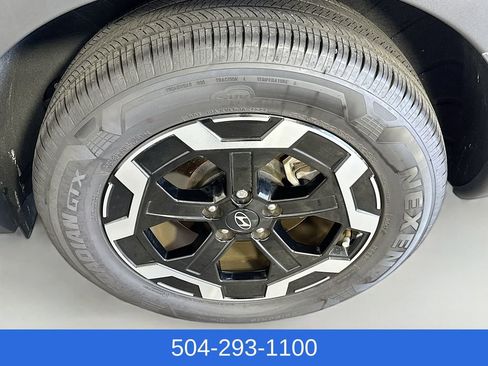 Used 2025 Hyundai Santa Fe SEL FWD image 32