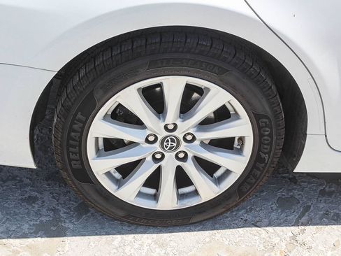 Used 2018 Toyota Camry LE FWD image 9