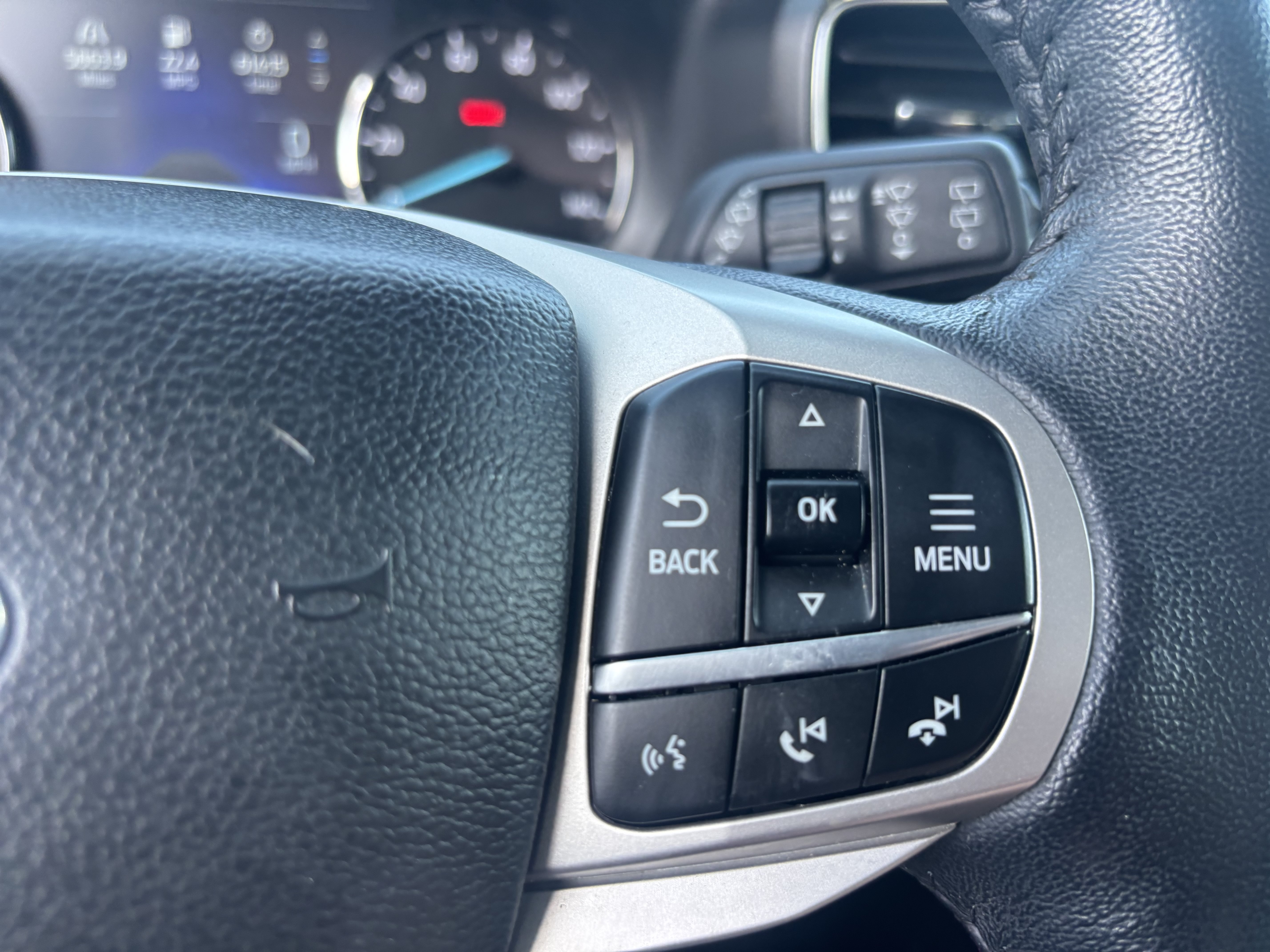 Used 2023 Ford Explorer XLT w/ Equipment Group 202A AWD/4WD image 20