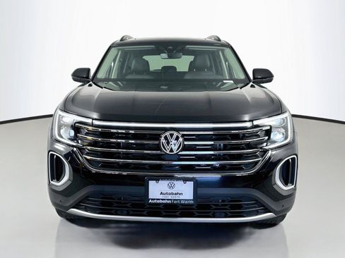 Certified 2026 Volkswagen Atlas SE FWD image 2