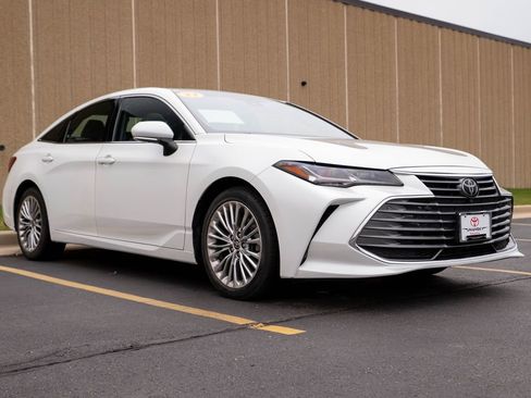 Used 2021 Toyota Avalon Limited w/ Advanced Safety Package AWD/4WD image 2