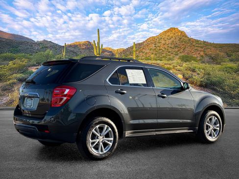 Used 2017 Chevrolet Equinox LT w/ Convenience Package FWD image 4