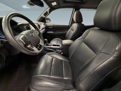 Used 2023 Toyota Tacoma Limited image 4