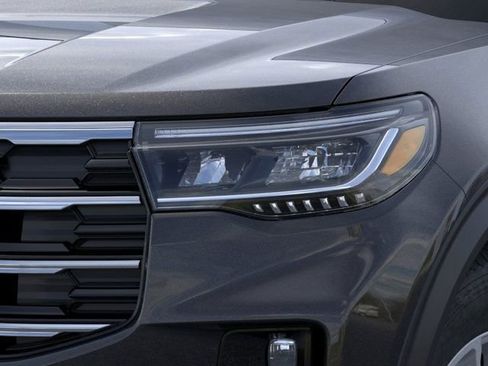 New 2026 Ford Explorer Active RWD image 18