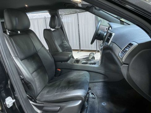 Used 2017 Jeep Grand Cherokee Altitude image 14