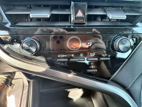Used 2024 Toyota Camry SE w/ Convenience Package FWD image 19