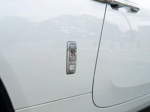 Used 2017 Rolls-Royce Dawn RWD image 40