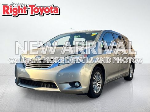 Used 2016 Toyota Sienna XLE FWD image 1
