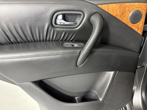 Used 2024 Nissan Armada SL w/ Captain's Chairs Package RWD image 38