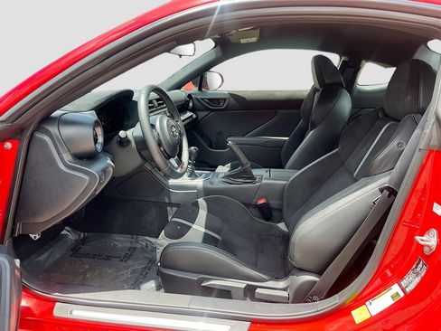 Used 2025 Toyota GR86 Premium w/ ALL Weather Mat Package (TMS) RWD image 20