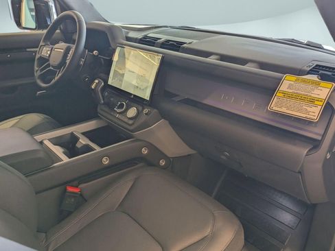 New 2026 Land Rover Defender 90 V8 AWD/4WD image 28