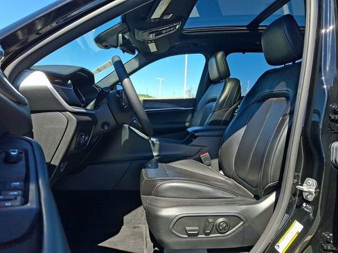 Used 2024 Jeep Grand Cherokee L Limited w/ Luxury Tech Group II image 14