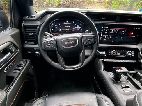 Used 2023 GMC Sierra 1500 AT4 w/ AT4 Premium Package AWD/4WD image 5