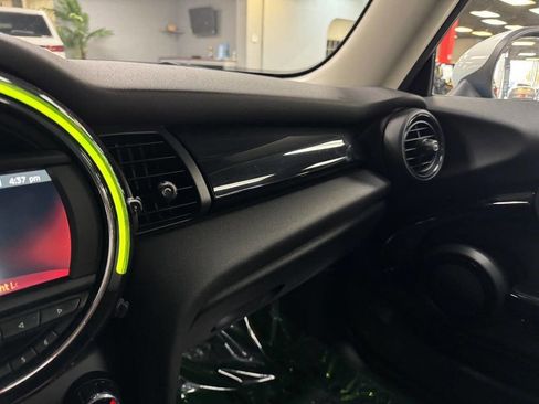 Used 2019 MINI Cooper S w/ Signature Upholstery Package image 29