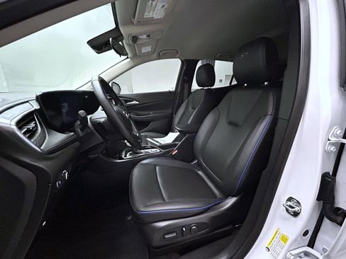 Used 2025 Buick Encore GX Sport Touring w/ Comfort Package image 10