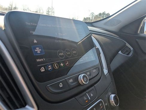 Used 2024 Chevrolet Malibu LT image 23