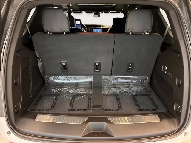 Certified 2024 GMC Yukon Denali Ultimate w/ LPO, Illumination Package AWD/4WD image 7