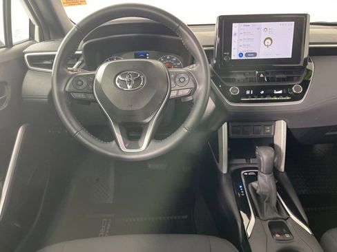 Certified 2024 Toyota Corolla Cross SE image 7