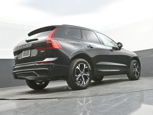 New 2026 Volvo XC60 B5 Core w/ Climate Package image 35