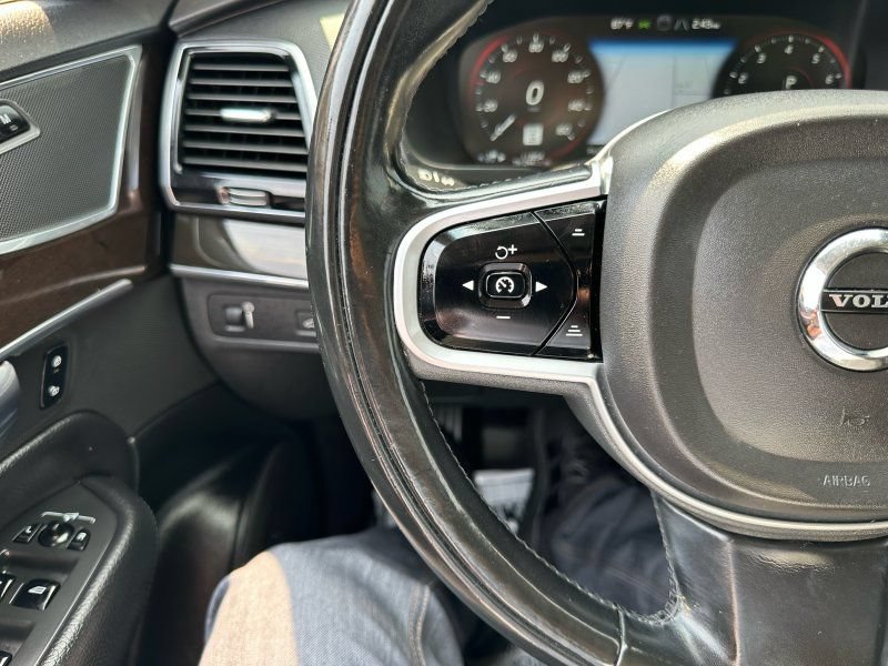Used 2018 Volvo XC90 T6 Momentum w/ Convenience Package AWD/4WD image 18